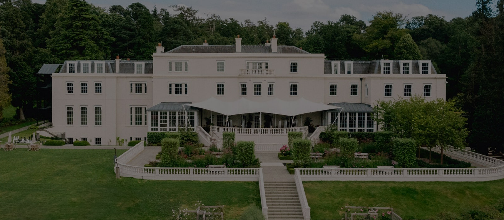 Accessories pampering? Afternoon tea? A luxury stay? Let them choose.